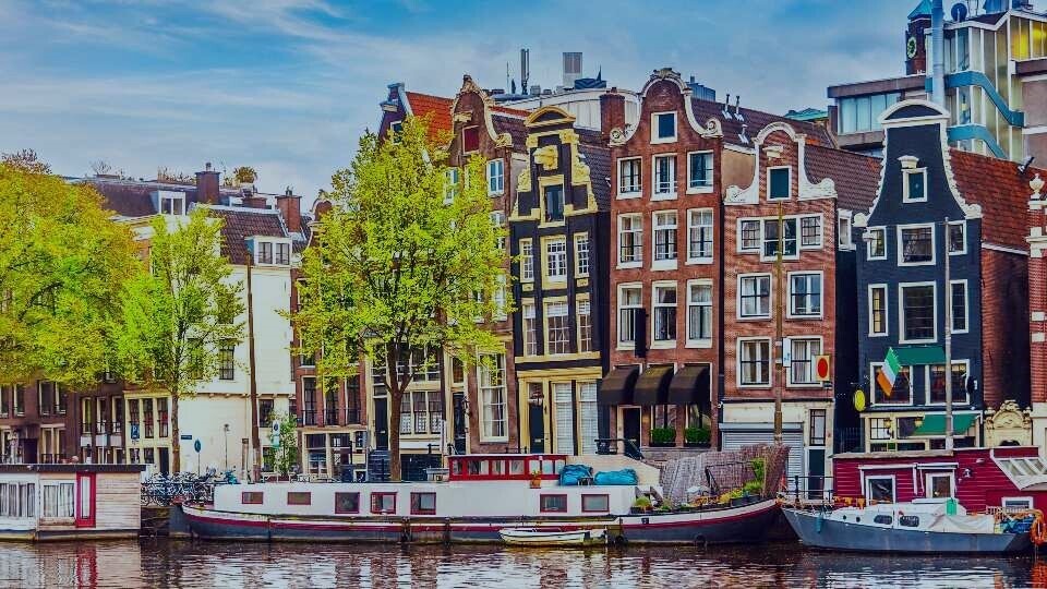 esc-kongress-amsterdam-shutterstock-656151523-1920x540e