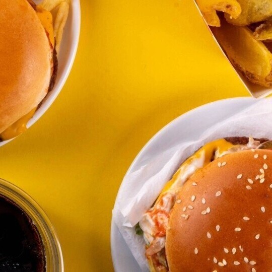fastfood-shutterstock-2505627811-32zu9-1920x540