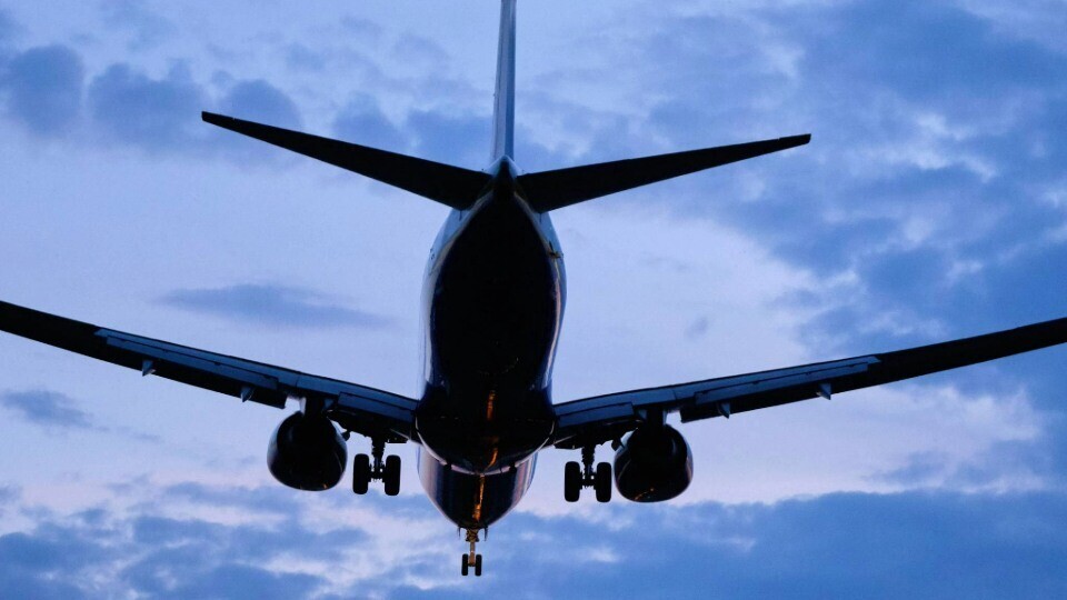 flugzeug-shutterstock-1430398466-32zu9-1920x540b