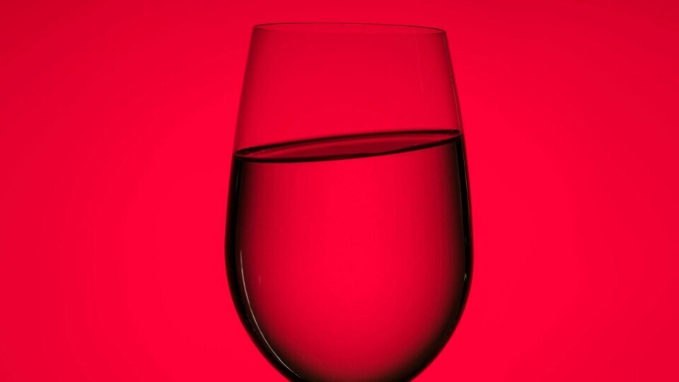 glass-wein-shutterstock-1038305521-32zu9-1920x540