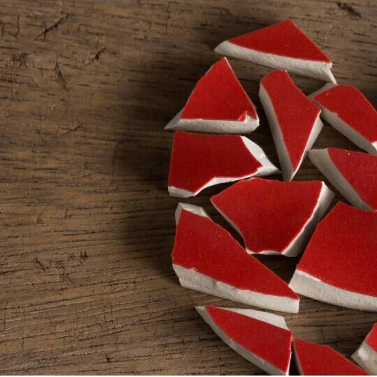 heart-broken-on-black-wood-red-1569105334-1920x540px
