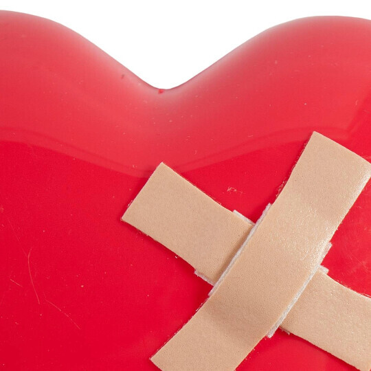 herz-pflaster-shutterstock-234119437-32zu9-1920x540