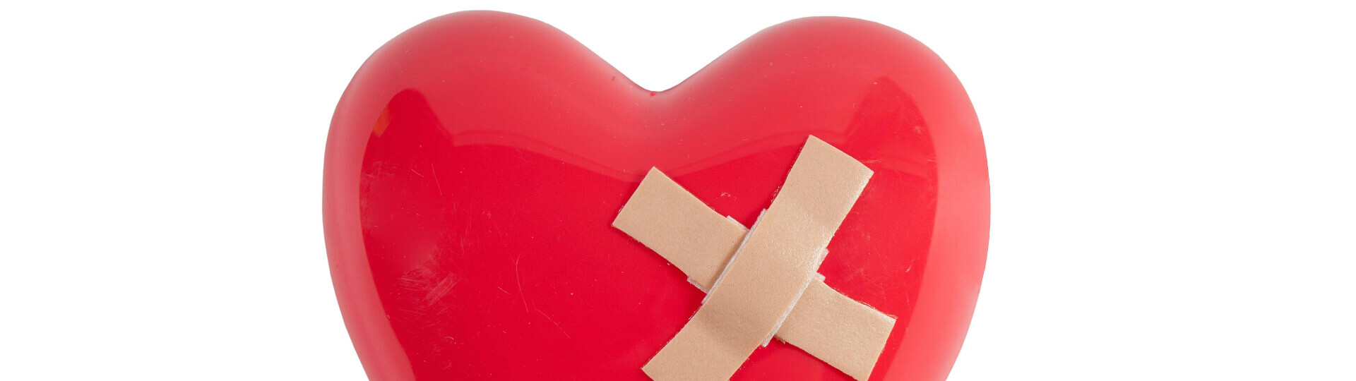 herz-pflaster-shutterstock-234119437-32zu9-1920x540