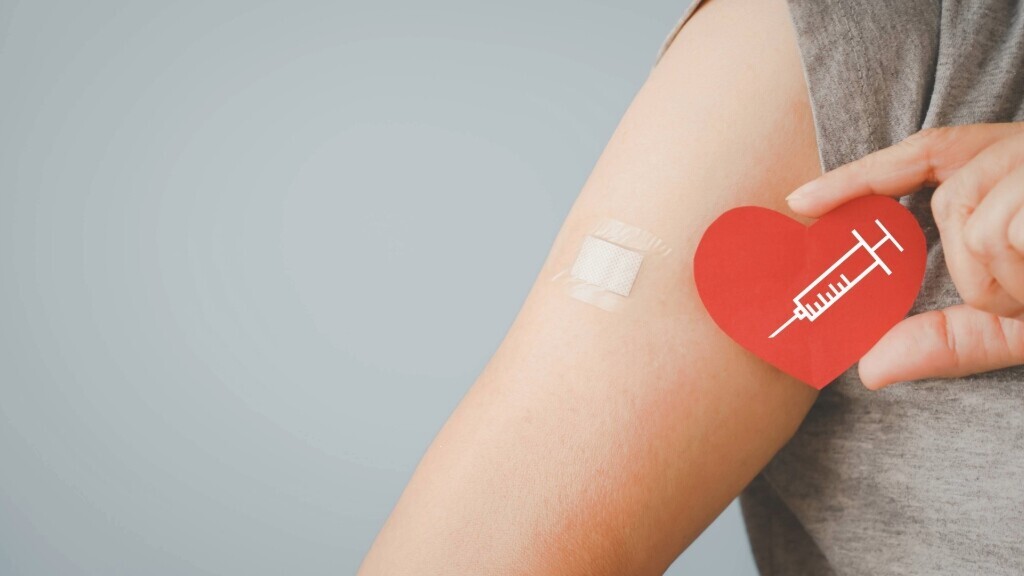 impfung-arm-mit-herz-shutterstock-2007736985-2zu1-1168x576