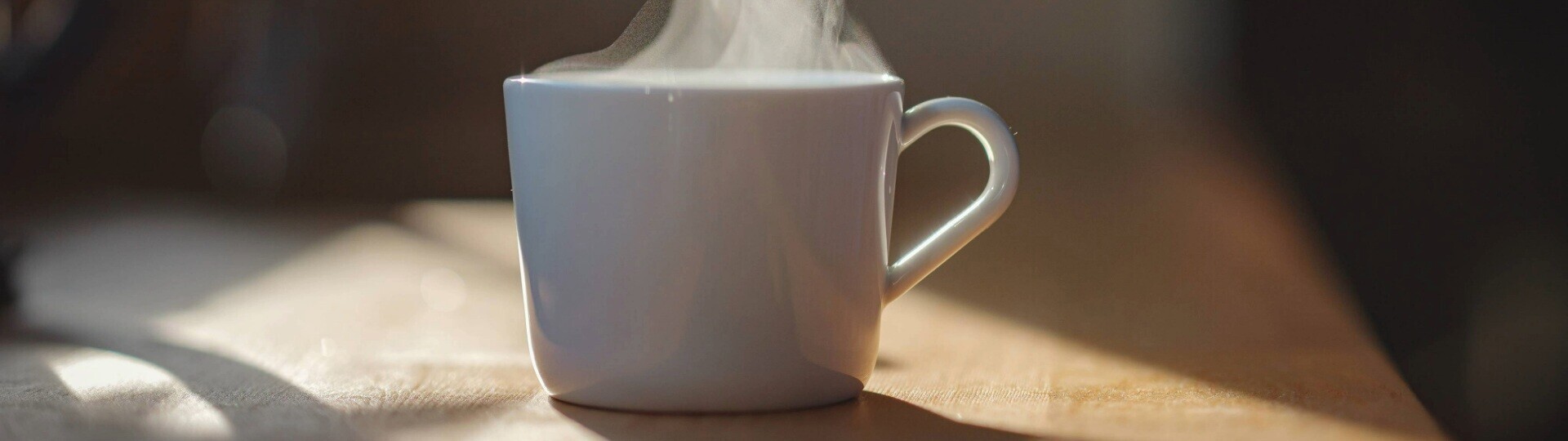 kaffee-shutterstock-2287839717-32zu9-1920x540