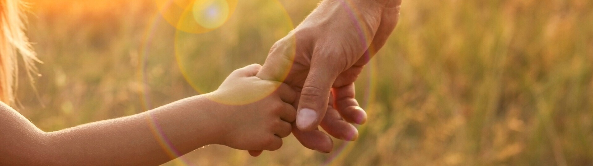 kindheit-beziehung-32zu9-1920x540