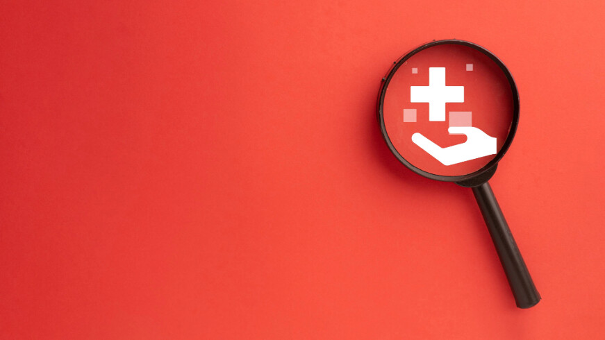 leitlinien-lupe-shutterstock-2317308549-16zu9-871x490