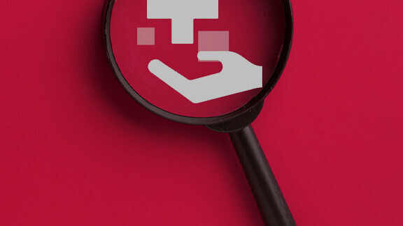 leitlinien-lupe-shutterstock-2317308549-1zu1-576x576px-dunkel