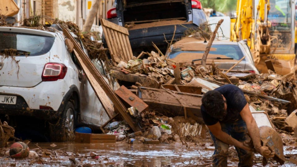 naturkatastrophe-shutterstock-2538817465-header-1929x540