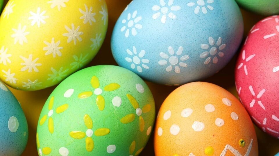 oster-eier-shutterstock-2594303609-32zu9-1920x540-komp