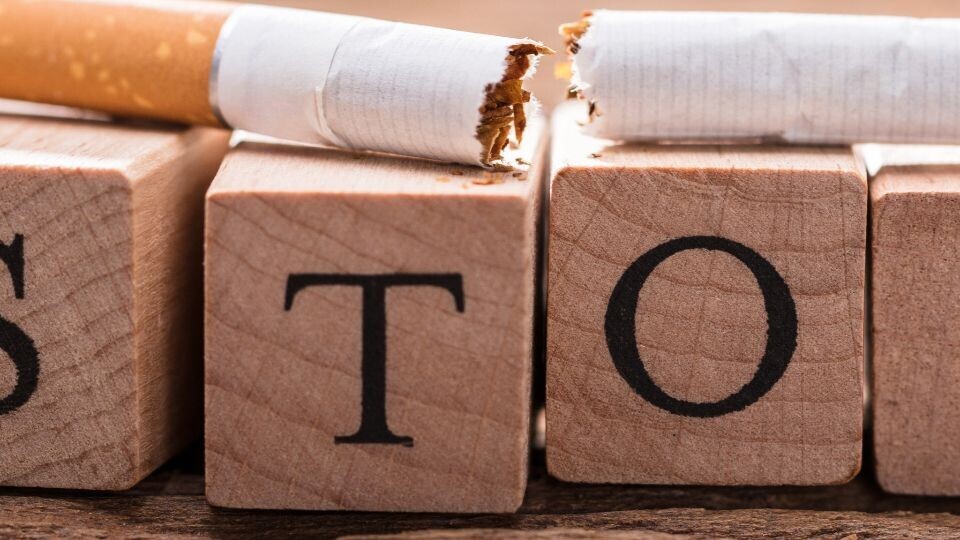 rauchstopp-shutterstock-792862789-32zu9-1920x540a