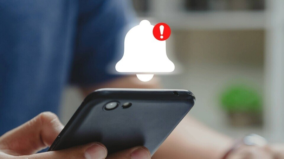 smartphone-alarm-shutterstock-2311440085-32zu9-1920x540