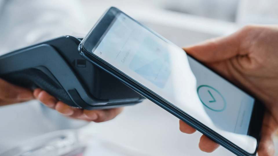 smartphone-pay-shutterstock-1952243539-header-1920x540