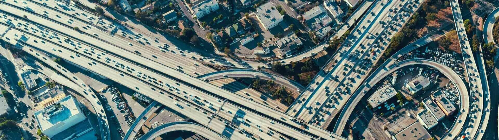 stadt-verkehr-shutterstock-653496607-32zu9-1920x540