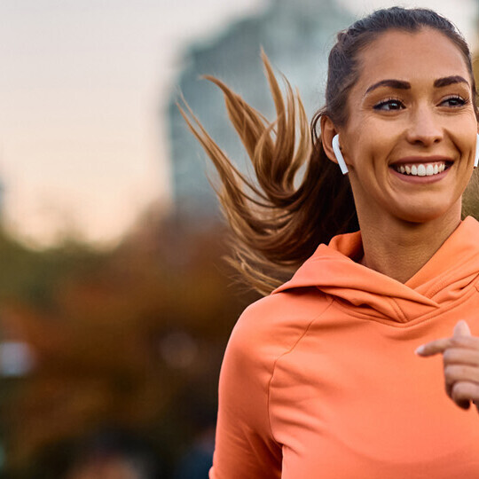 sport-frauen-männer-istock-1441759606-h