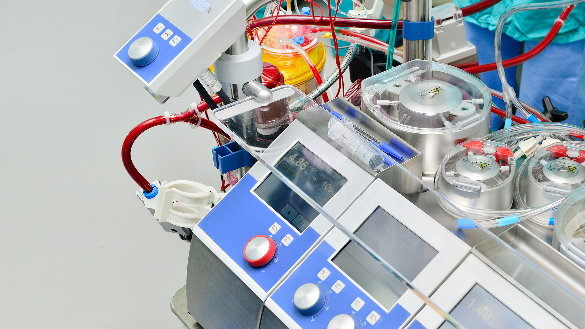 herzoperation-herz-lungen-maschine-515085466-it