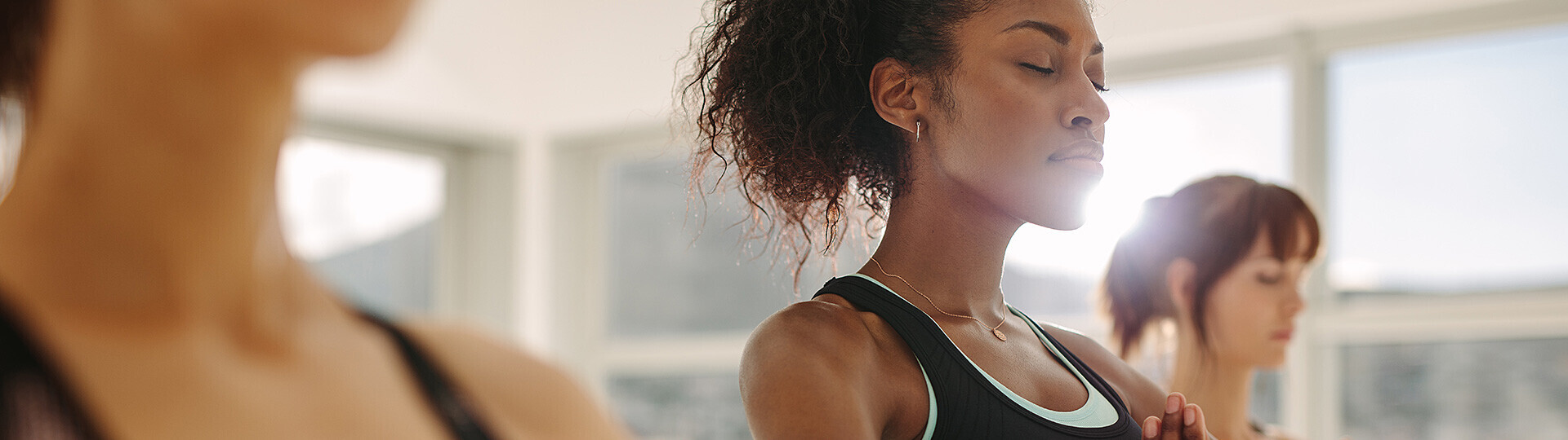 yoga-herz-gesundheit-192329714-h