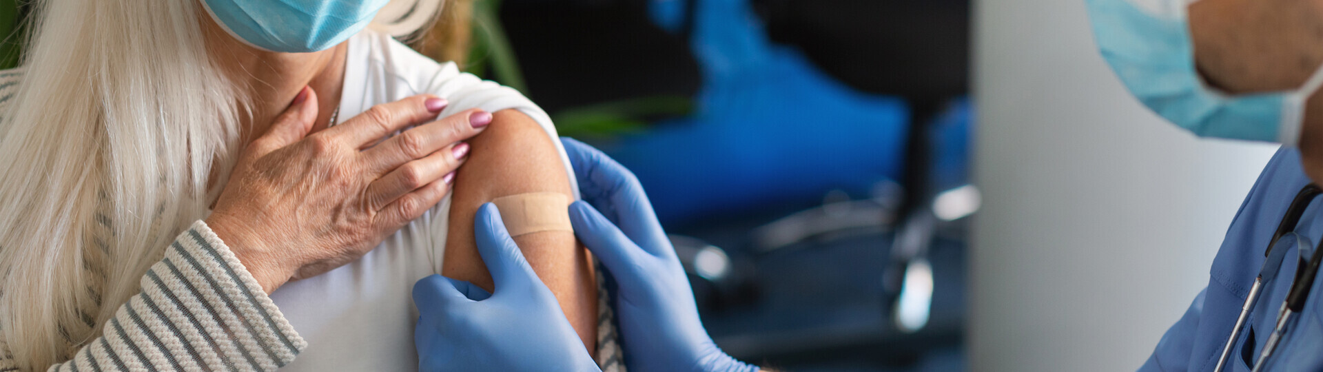 angepasste-impfung-corona-1331304057_H