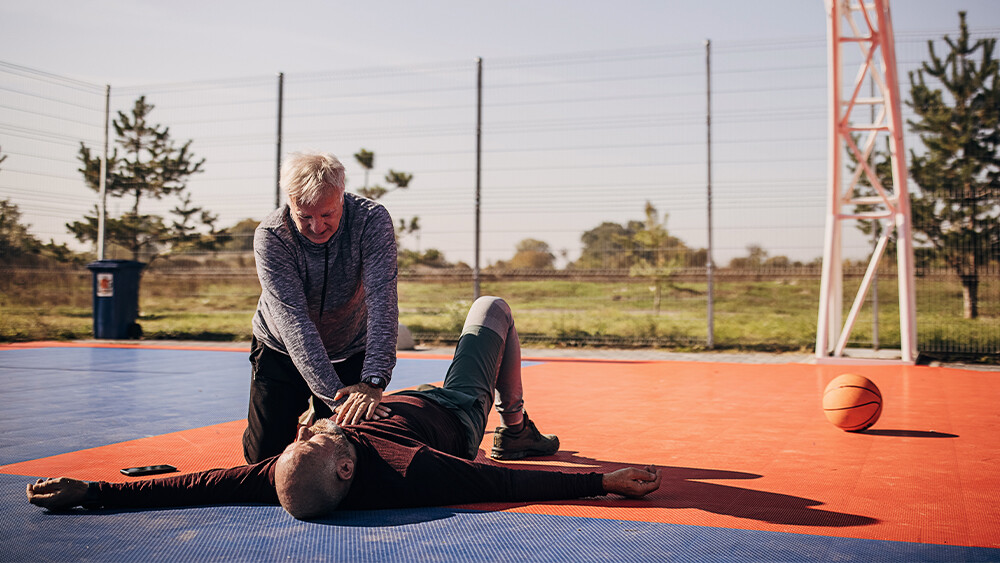 wiederbelebung-fehler-herzdruckmassage-1352156869-t