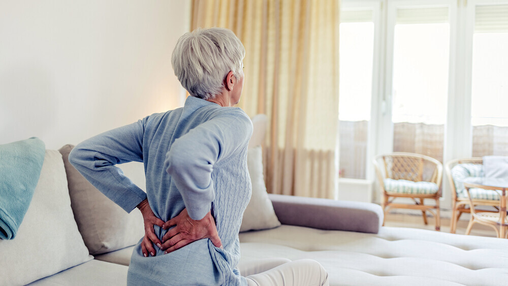 rueckenschmerzen-herz-23694705-t