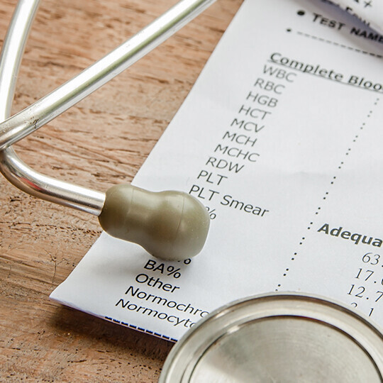 werte-blutdruck-cholesterin-iStock-516084291-h