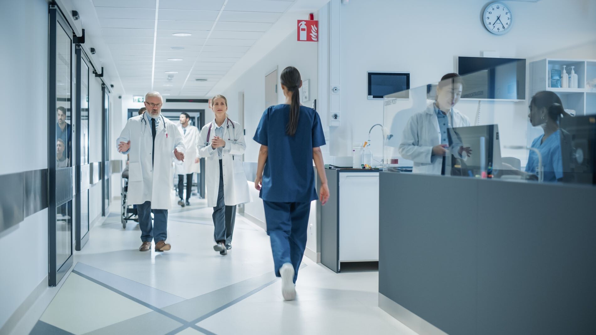 klinik-shutterstock_2557673895-16zu9