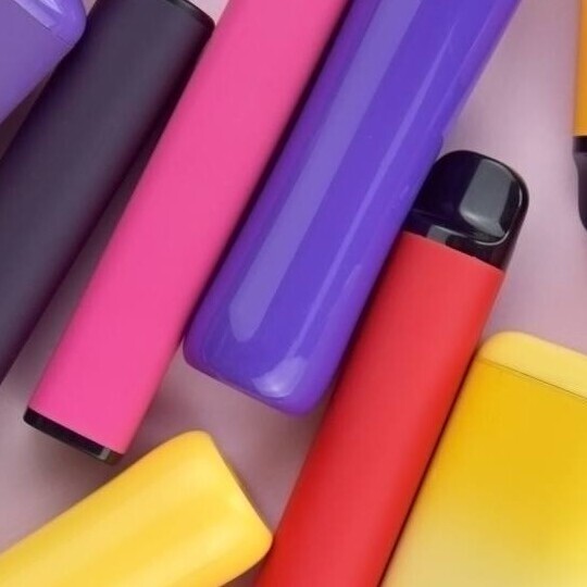 Einweg-E-Zigaretten_shutterstock_2319639603_32-9-1920x540