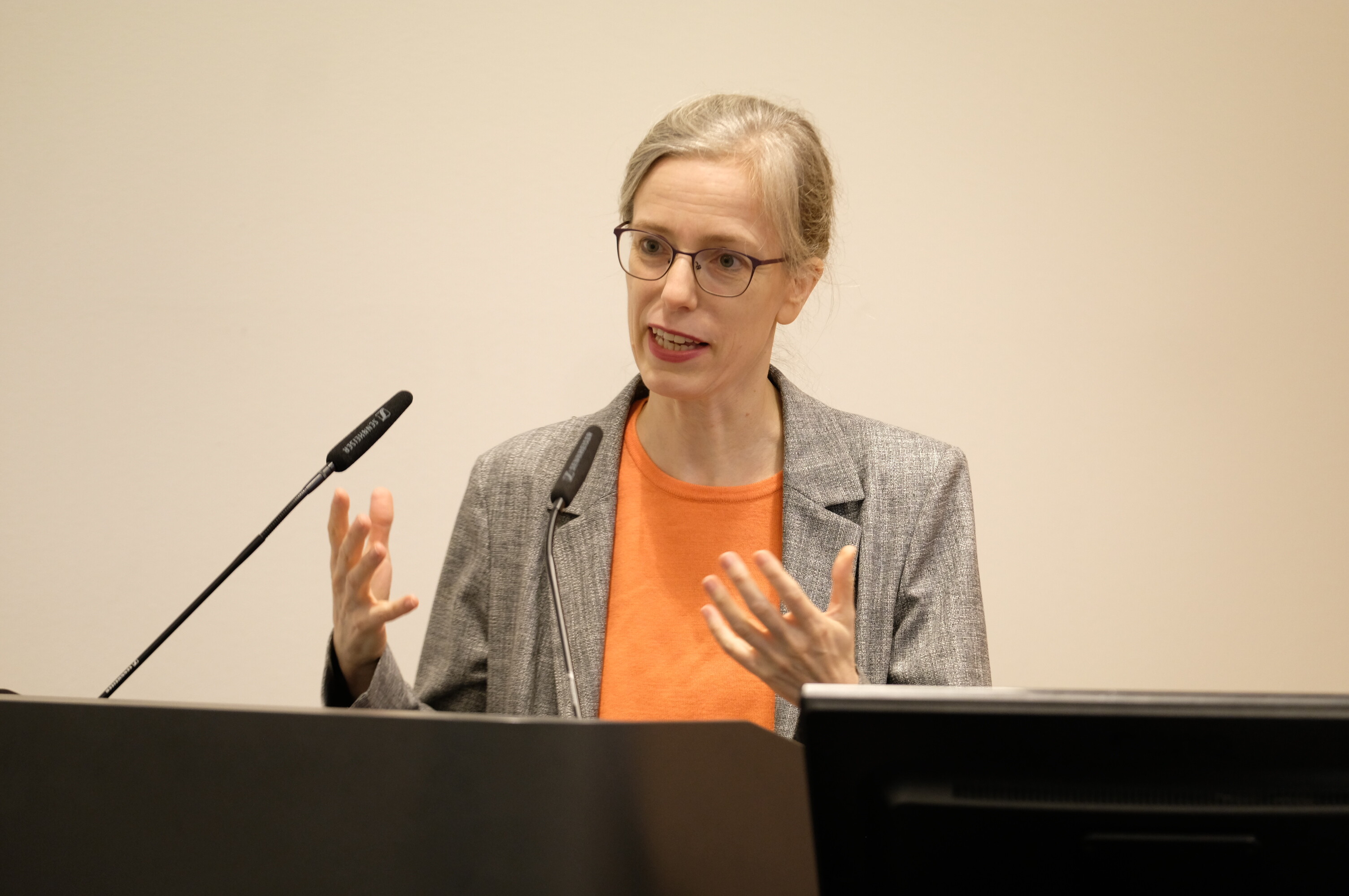 Prof. Renate Schnabel