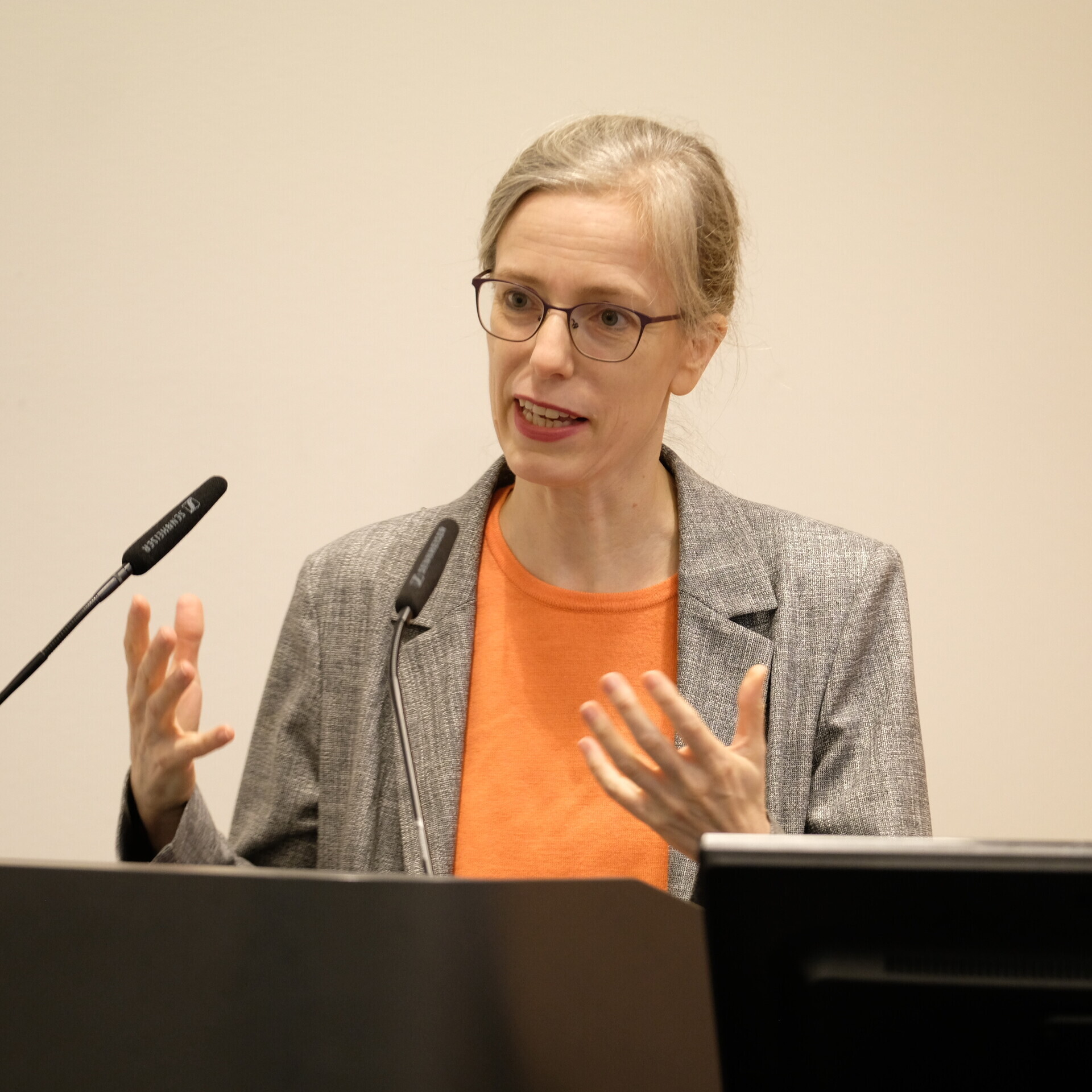 Prof. Renate Schnabel
