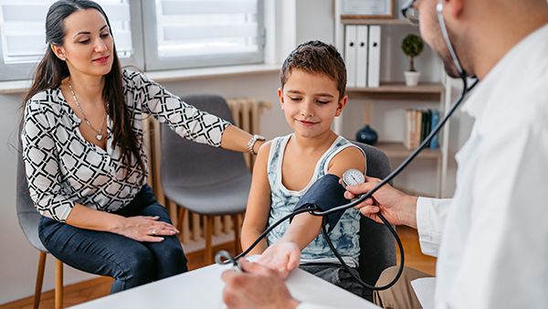 Bluthochdruck: Auch für Kinder eine Gefahr